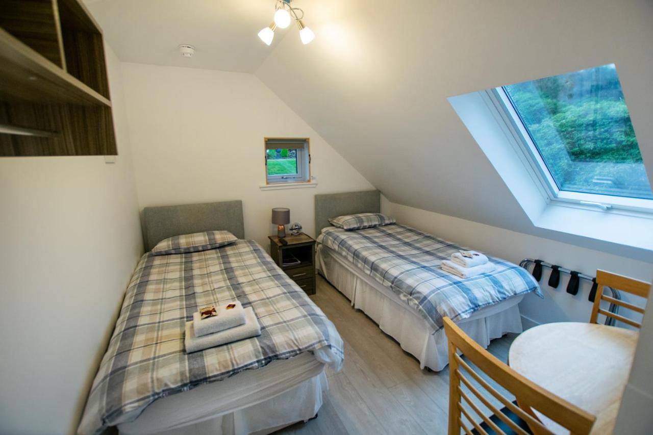 Hotel Corran Bunkhouse Exterior foto The twin bedroom