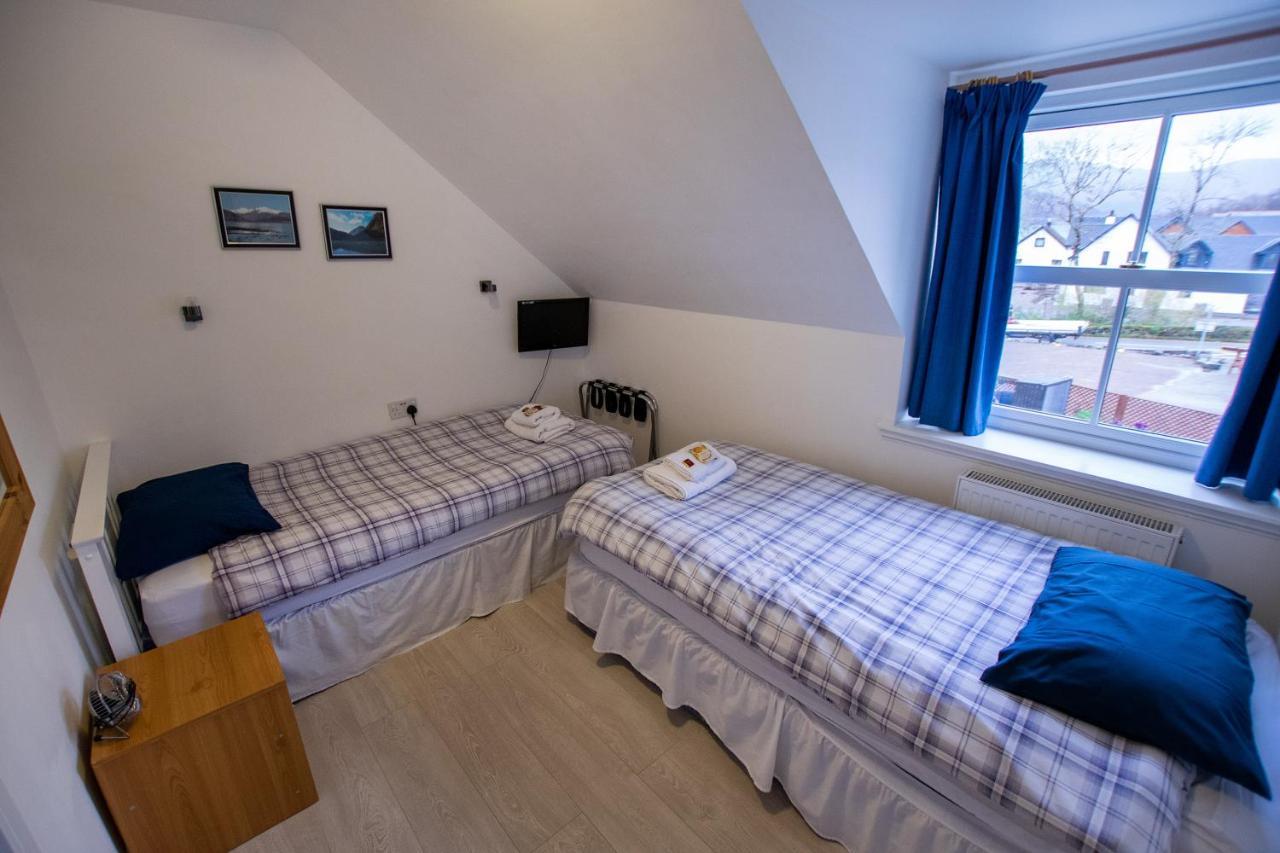 Hotel Corran Bunkhouse Exterior foto A typical bedroom at the hostel