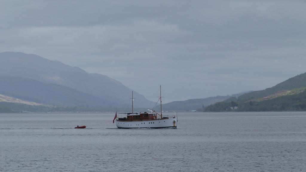 Hotel Corran Bunkhouse Exterior foto The MV Maid of the Loch on Loch Lomond