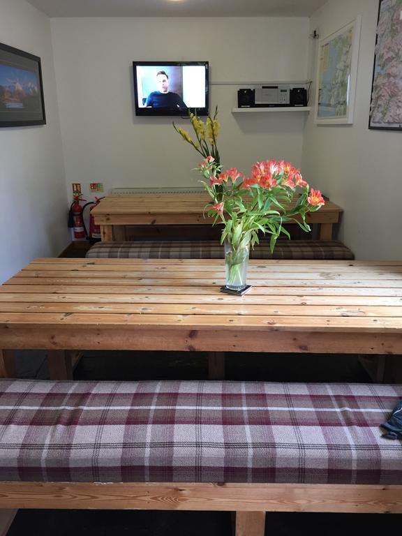 Hotel Corran Bunkhouse Exterior foto A traditional Japanese dining table