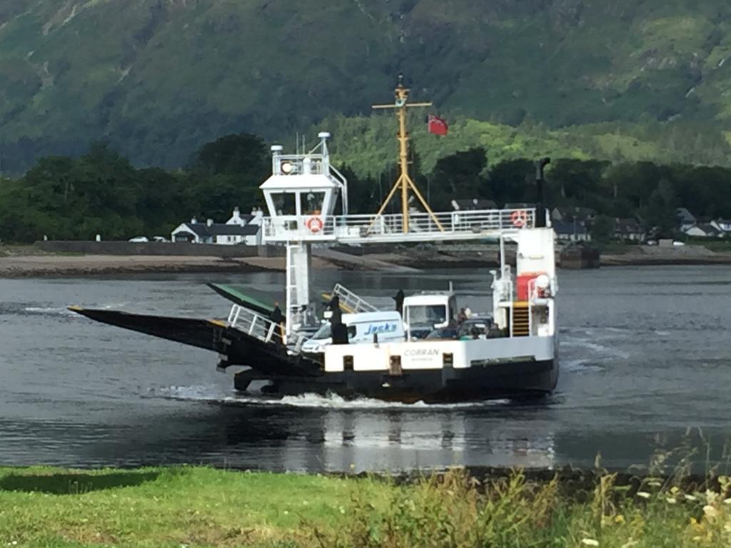 Hotel Corran Bunkhouse Exterior foto The ferry crossing the River Clyde