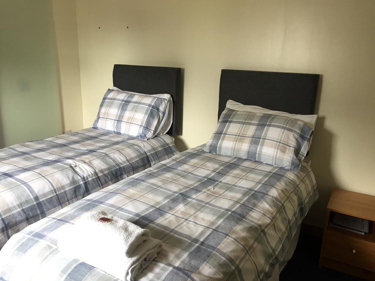 Hotel Corran Bunkhouse Exterior foto A typical bedroom in the hostel