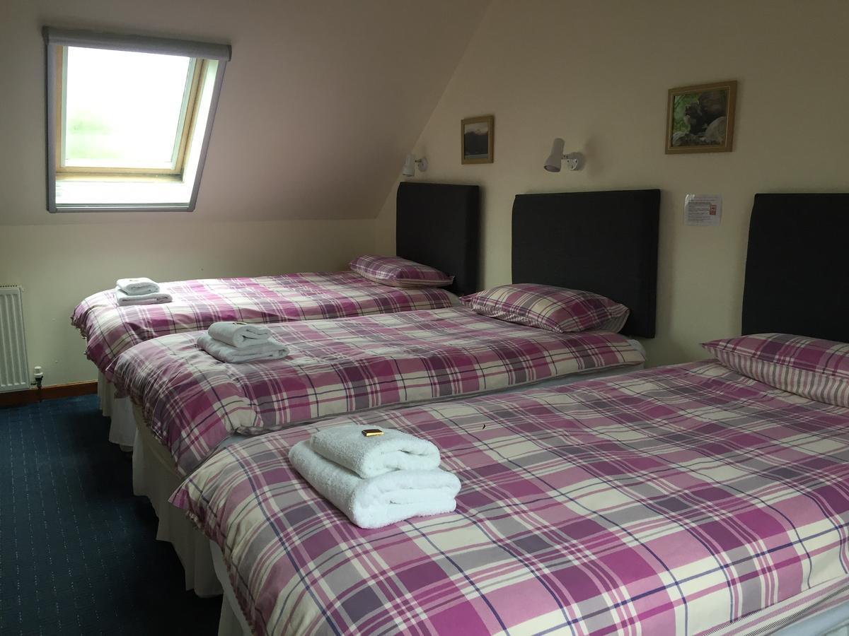 Hotel Corran Bunkhouse Exterior foto A typical bedroom at the hostel